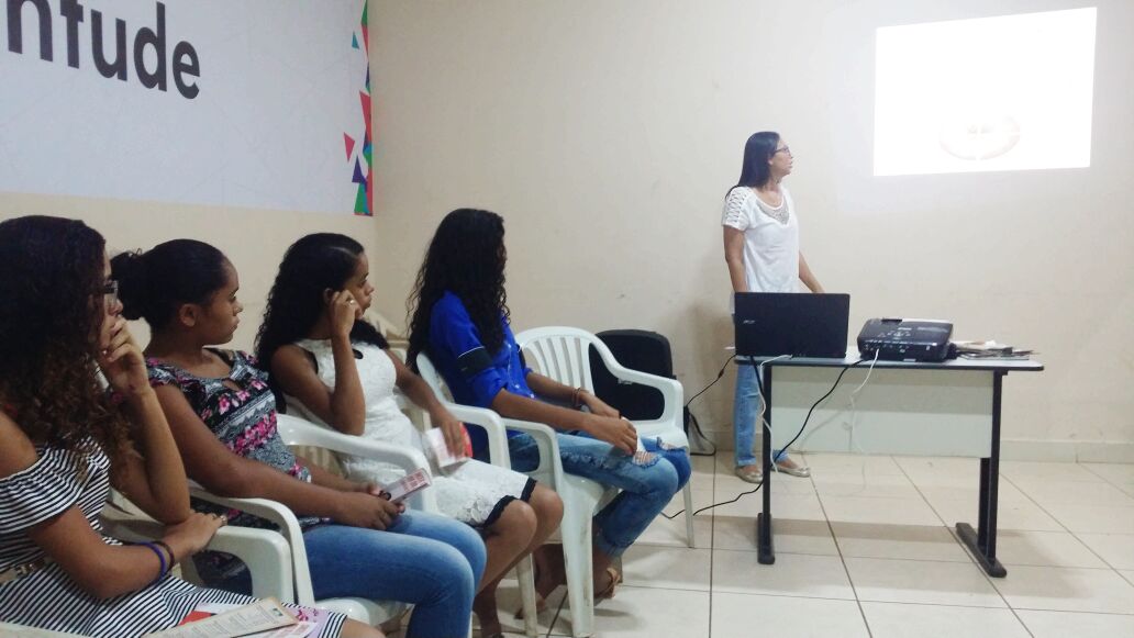 Conscientização sobre a importância da prevenção do câncer de mama acontece no Estação Juventude