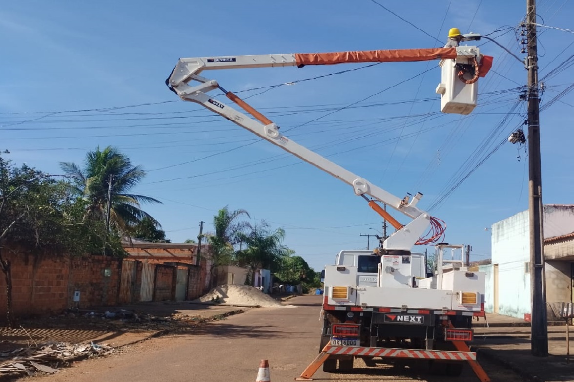 Infraestrutura de Palmas intensifica serviços de manutenção da iluminação pública em setores da região sul