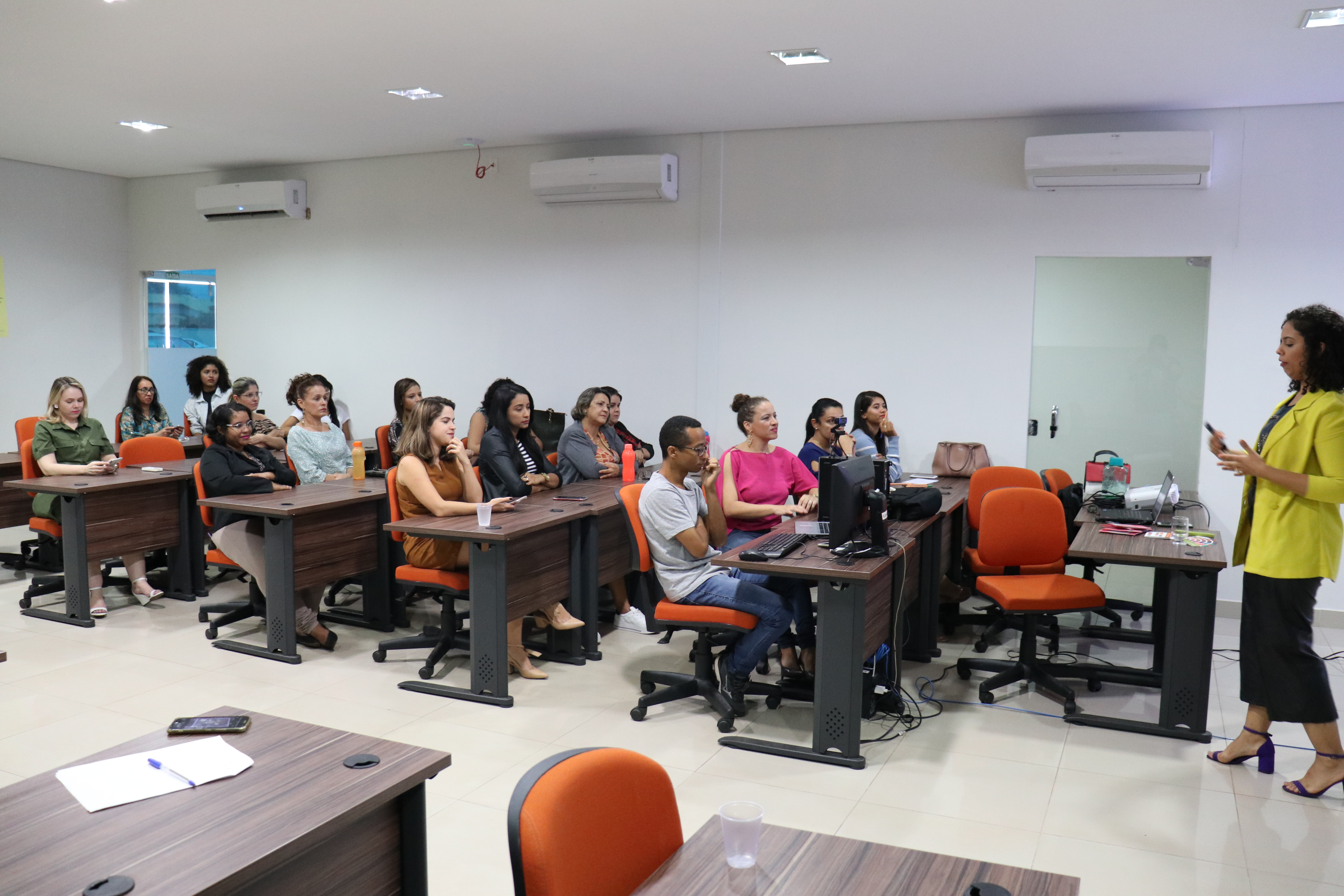 Participantes de ciclo de palestras aprendem como acertar na combinação de cores
