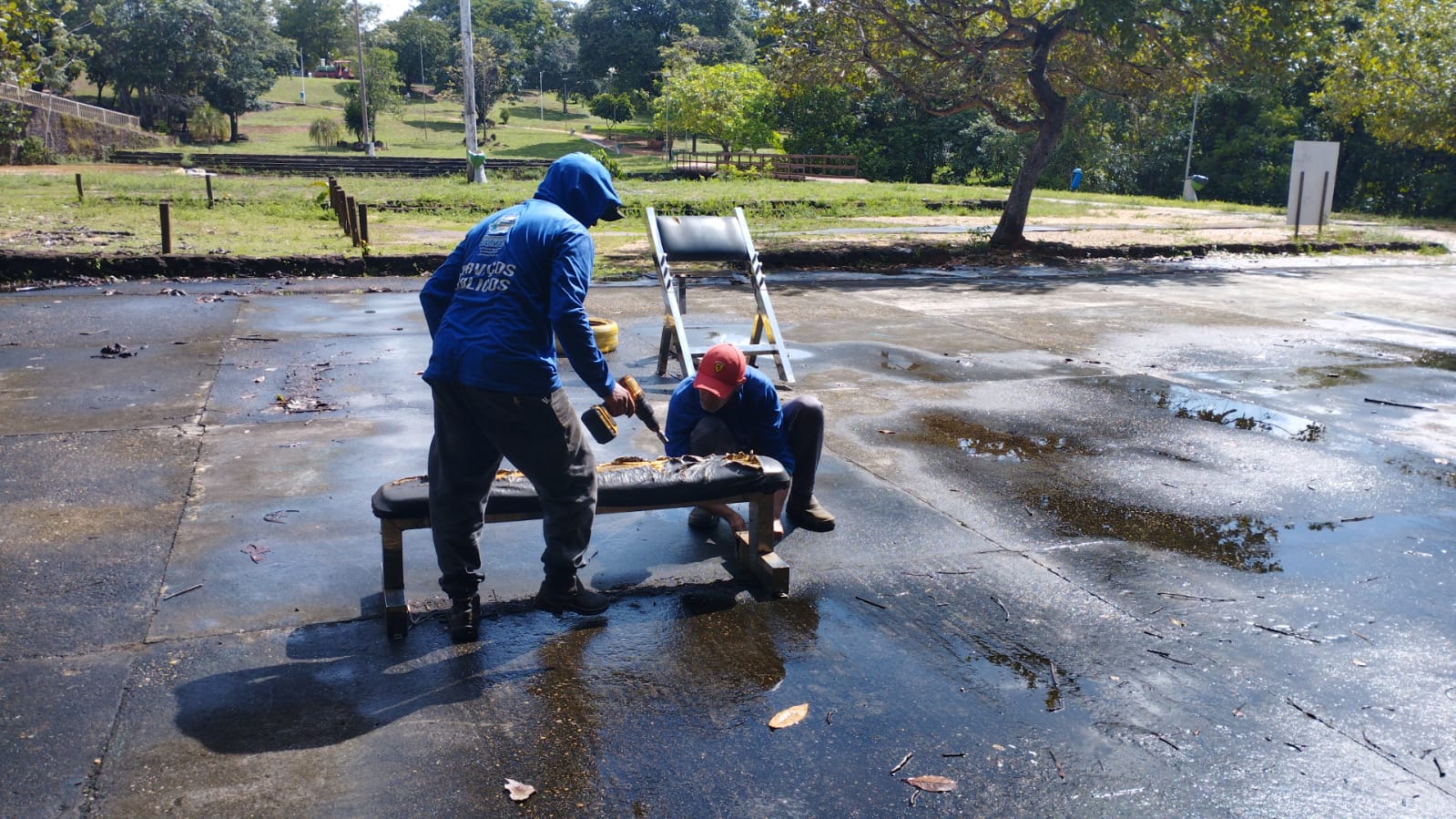 Parques passam por melhorias com troca de torneiras, limpeza de bebedouros e poda de árvores