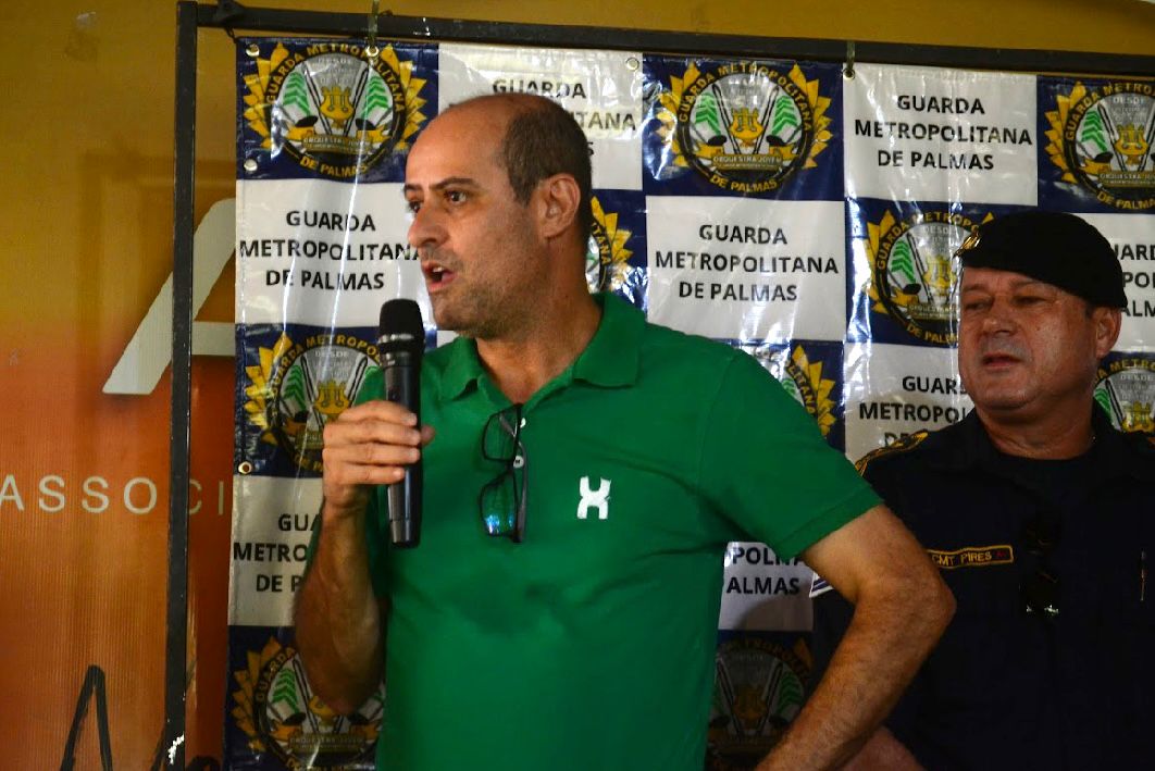 Comandante da Guarda Metropolitana de Palmas, Gilmar Fernandes, falou aos participantes da 6ª Gincana entre Páis e Filhos
