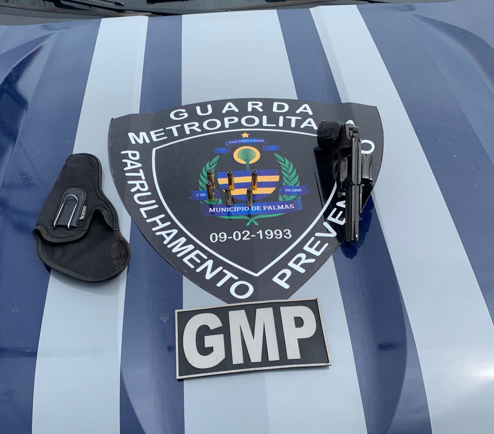 a arma e o homem detido foram apresentados para os procedimentos legais, na Delegacia de Policia