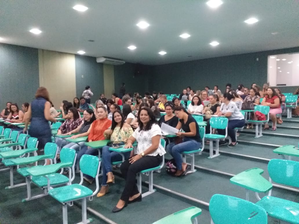 Professores do ciclo de alfabetização recebem capacitação sob enfoque da BNCC