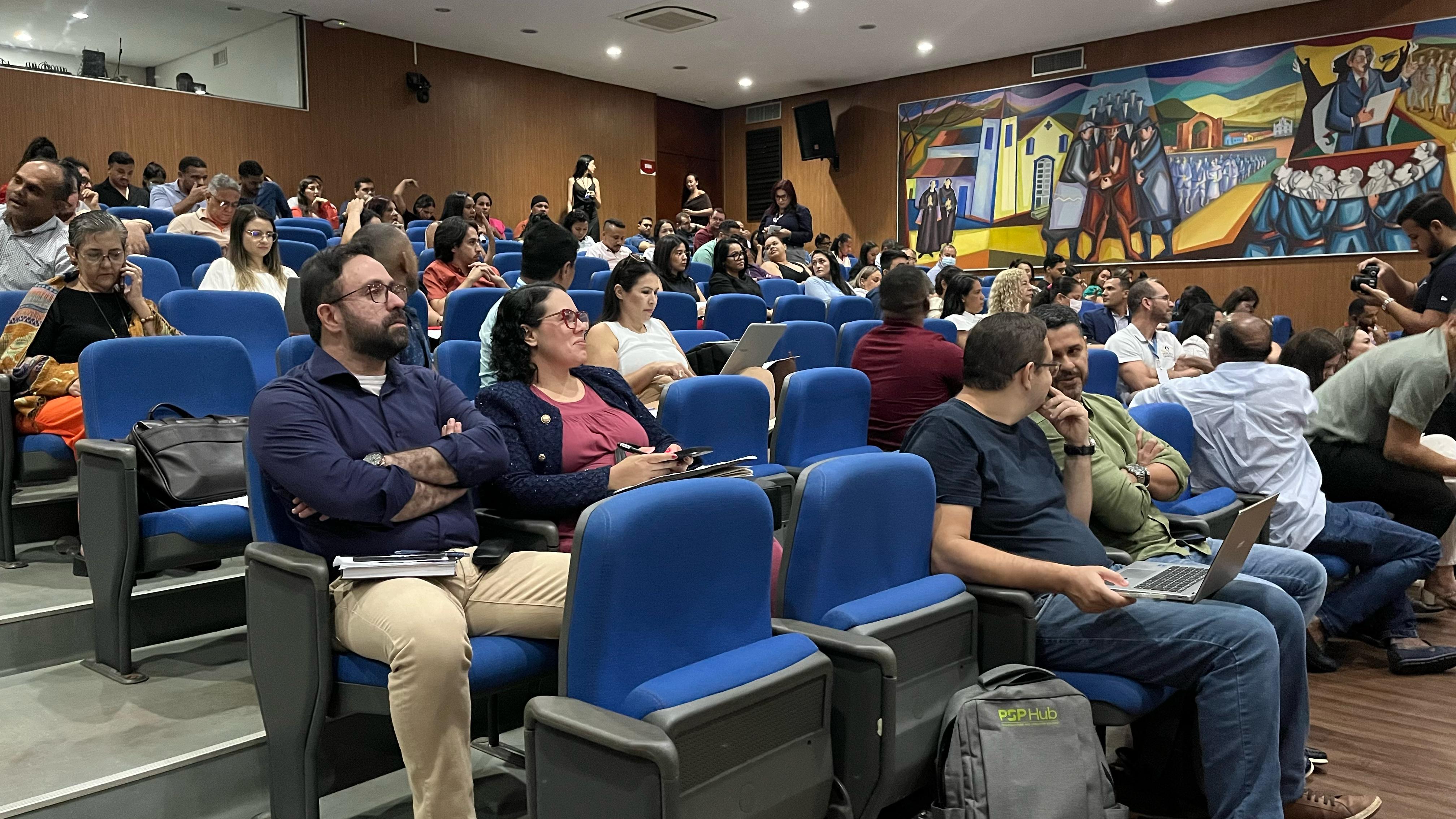Secretário-executivo da Semus, Rafael Mendonça, esteve na reunião para representar Capital