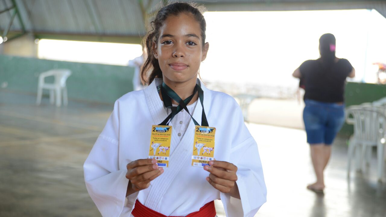 Menores atendidos pelos Cras Morada do Sol e Santa Bárbara participam de campeonato de karatê