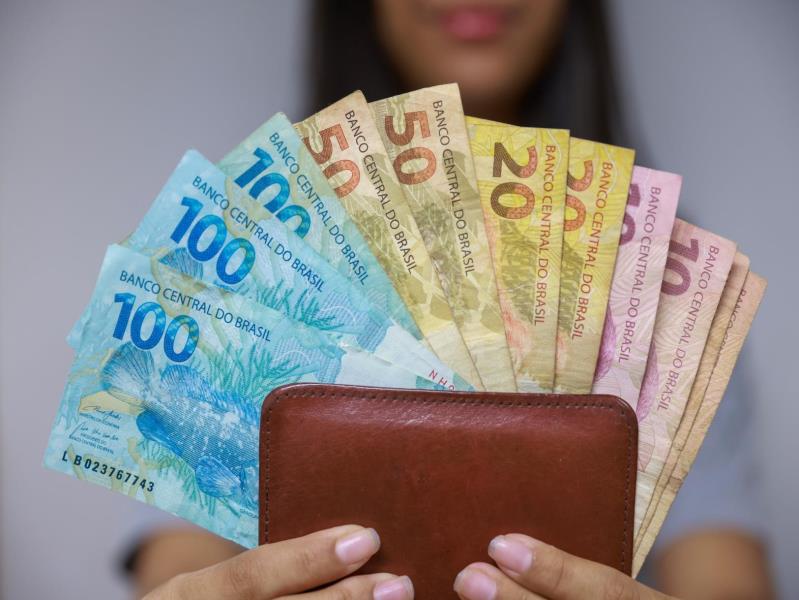 Salário dos servidores estará disponível para saque nesta quinta-feira, 30