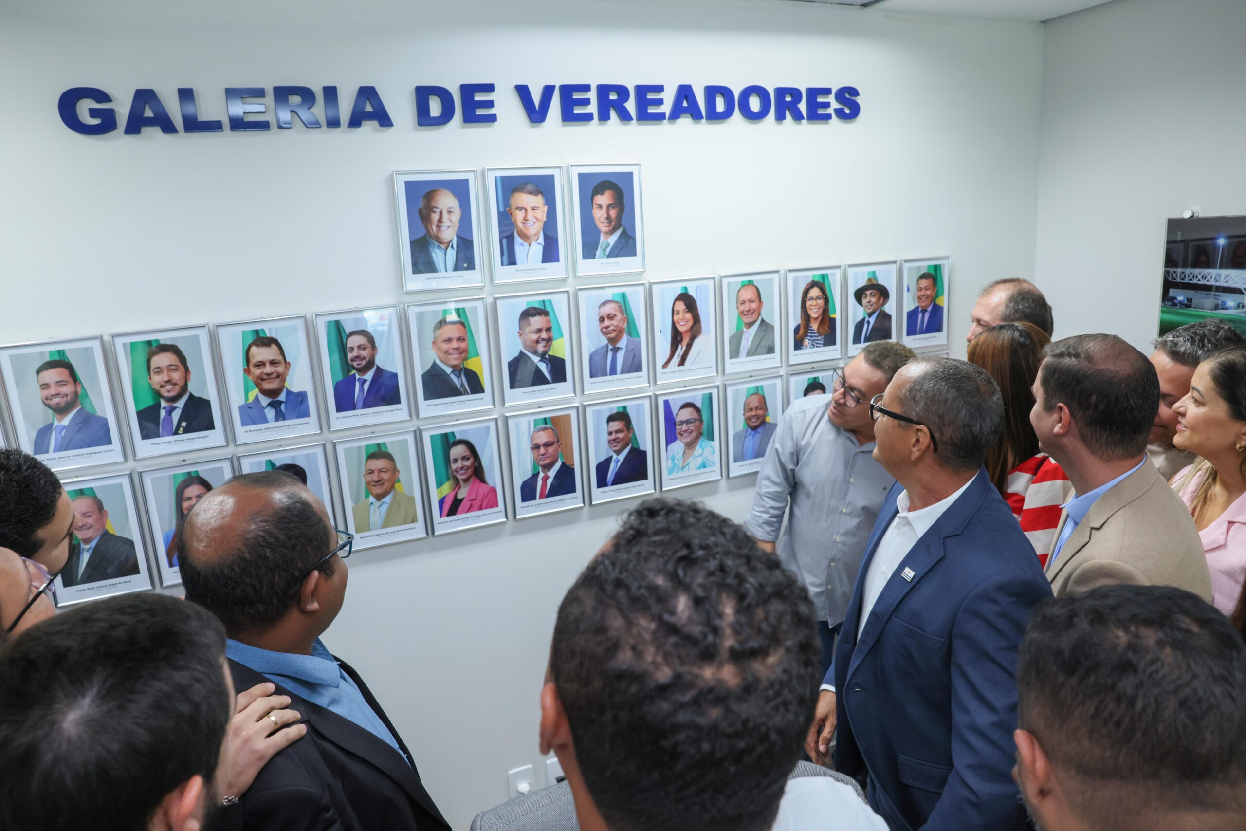 Prefeitura inaugura galeria de fotos em homenagem a vereadores da Capital