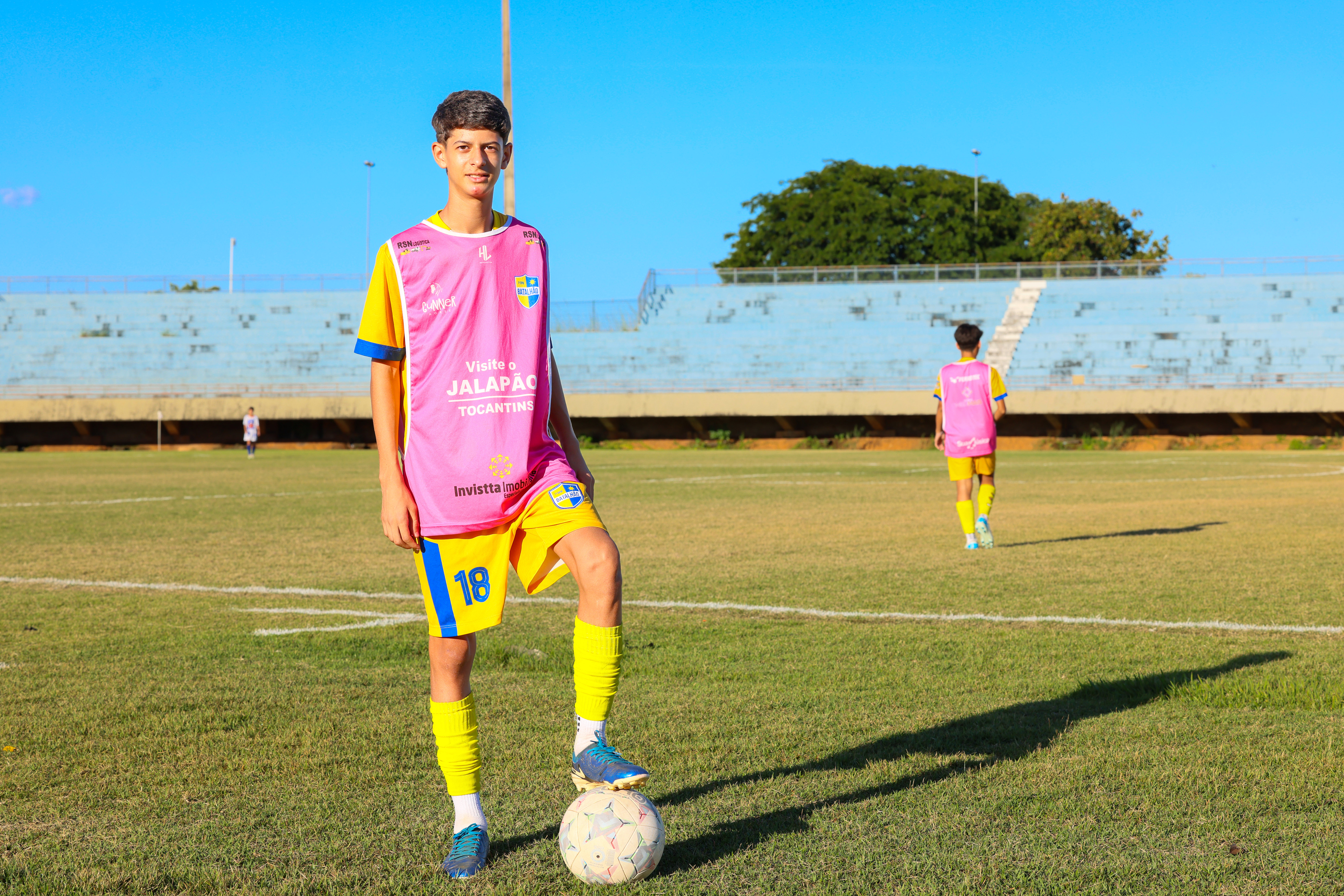 O atleta do Batalhão FC, Lorenzo Aguiar, de 13, sonha em ser profissional