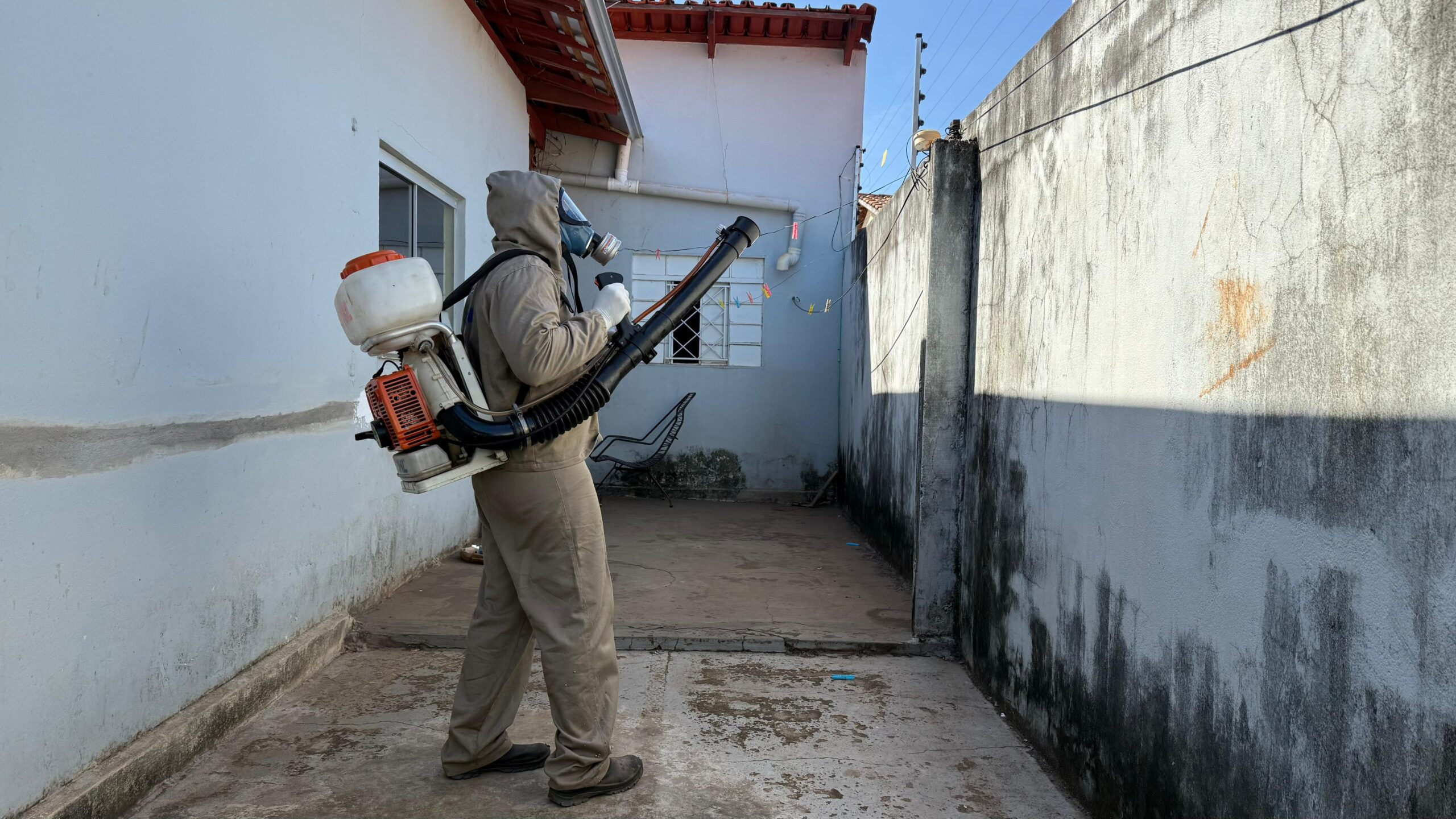Ação de bloqueio de transmissão mobiliza moradores da Arno 31 contra o Aedes aegypti