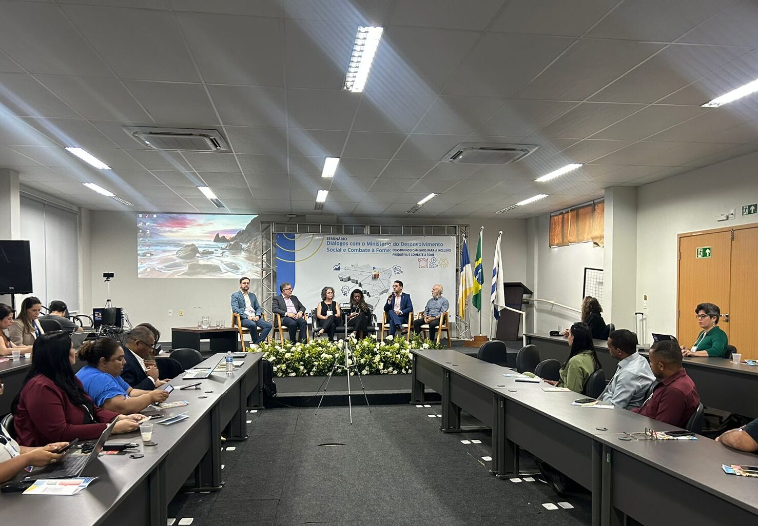 Prefeitura de Palmas participa de seminário sobre inclusão produtiva e combate à pobreza