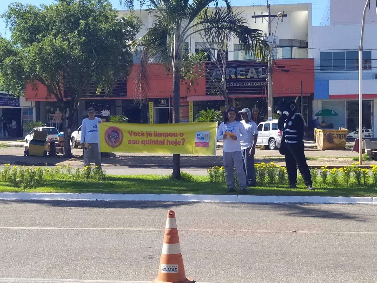 Semus realiza blitz para alertar população sobre os perigos da dengue