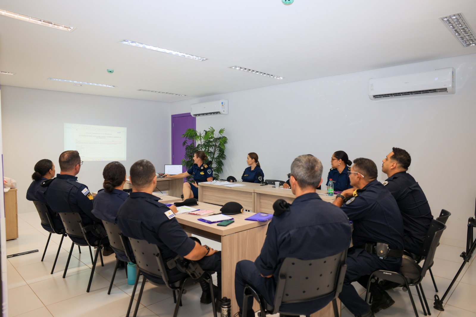 Patrulha Mulher Segura capacita agentes da GMP sobre o uso do prontuário de atendimento em casos de violência