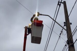 Serviços de iluminação pública no setor Santa Bárbara foram concluídos 