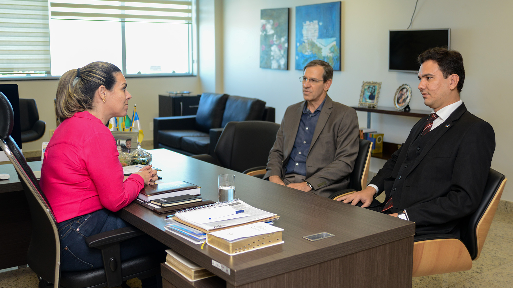 Prefeita Cinthia Ribeiro recebe representantes do Colégio Montessori de Brasília (DF)