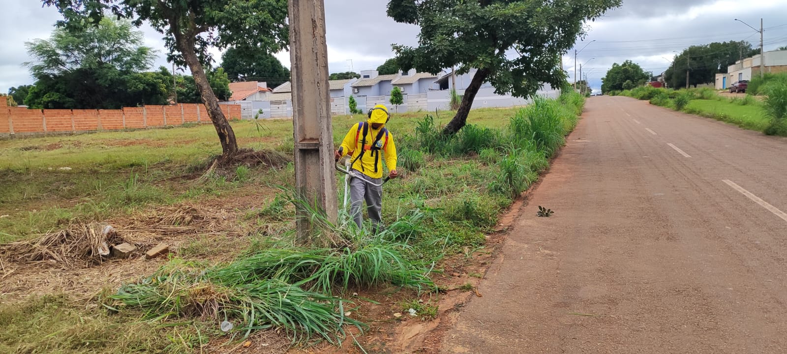 Prefeitura de Palmas realiza serviços de manutenção de vias e limpeza em 48 locais da Capital nesta quinta, 6