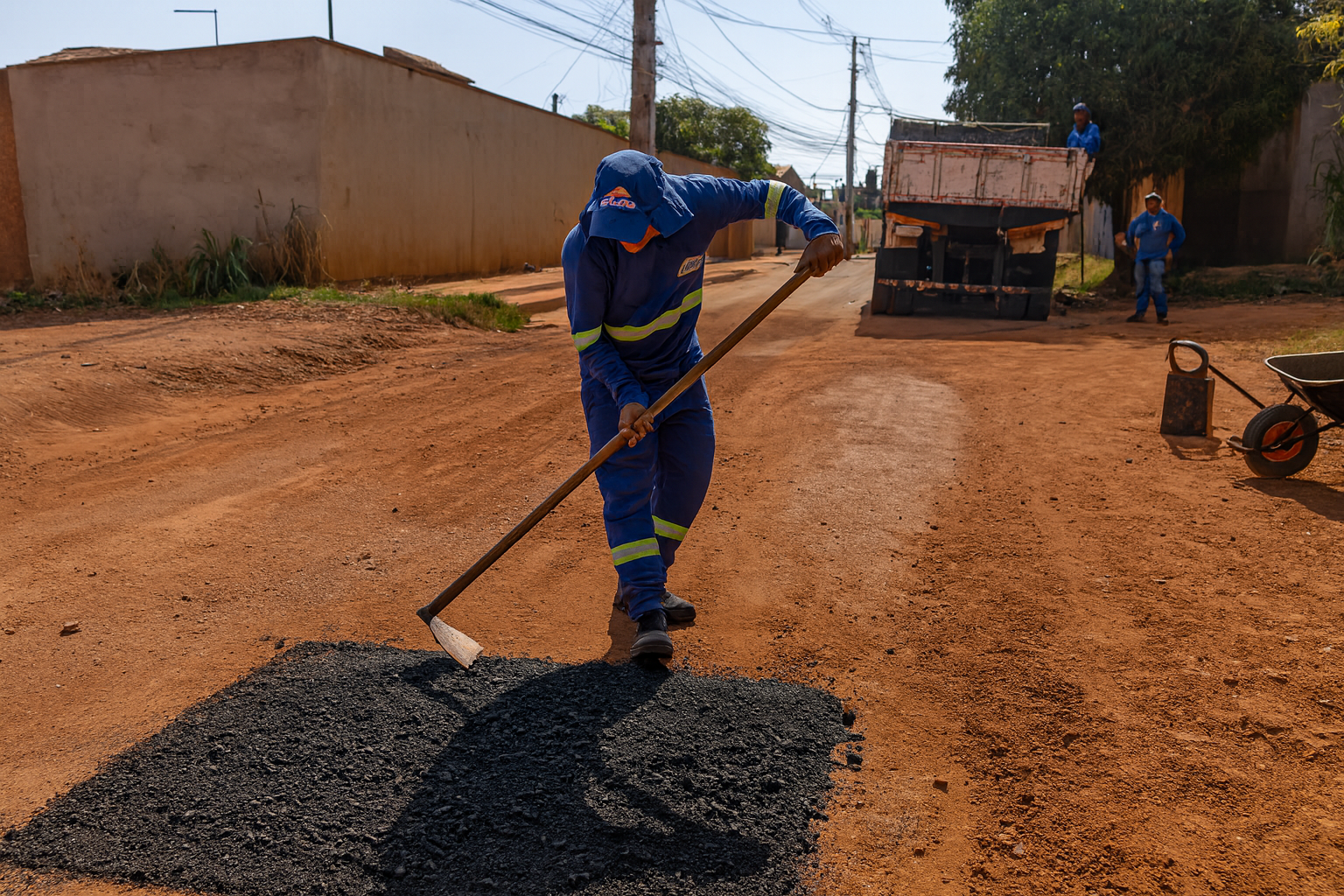 Prefeitura de Palmas intensifica tapa-buracos nas Avenidas NS-02, NS-01, LO-33 e NS-B