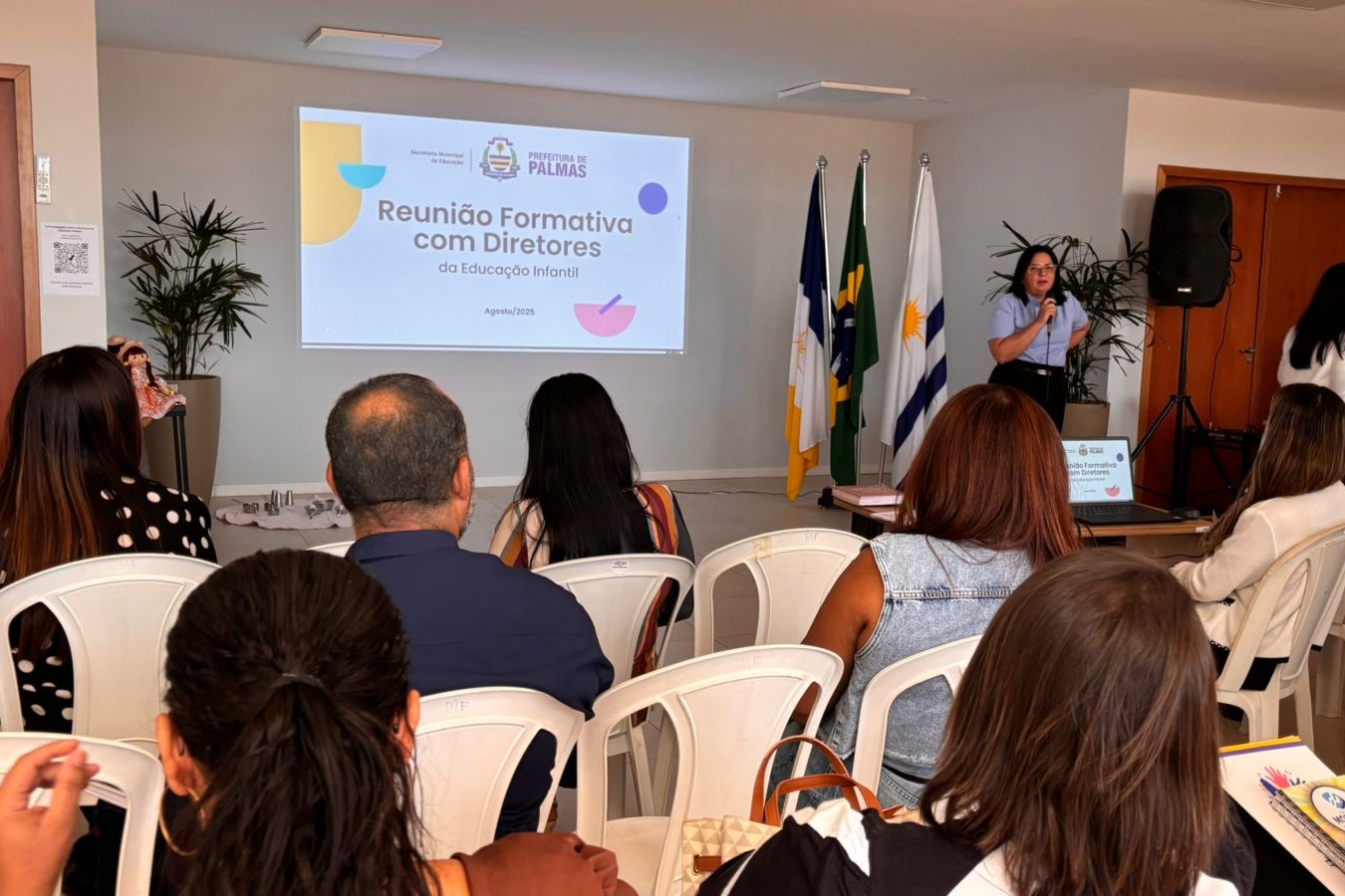 A secretária-executiva Cândida Arruda acolheu os participantes e incentivou a participação ativa