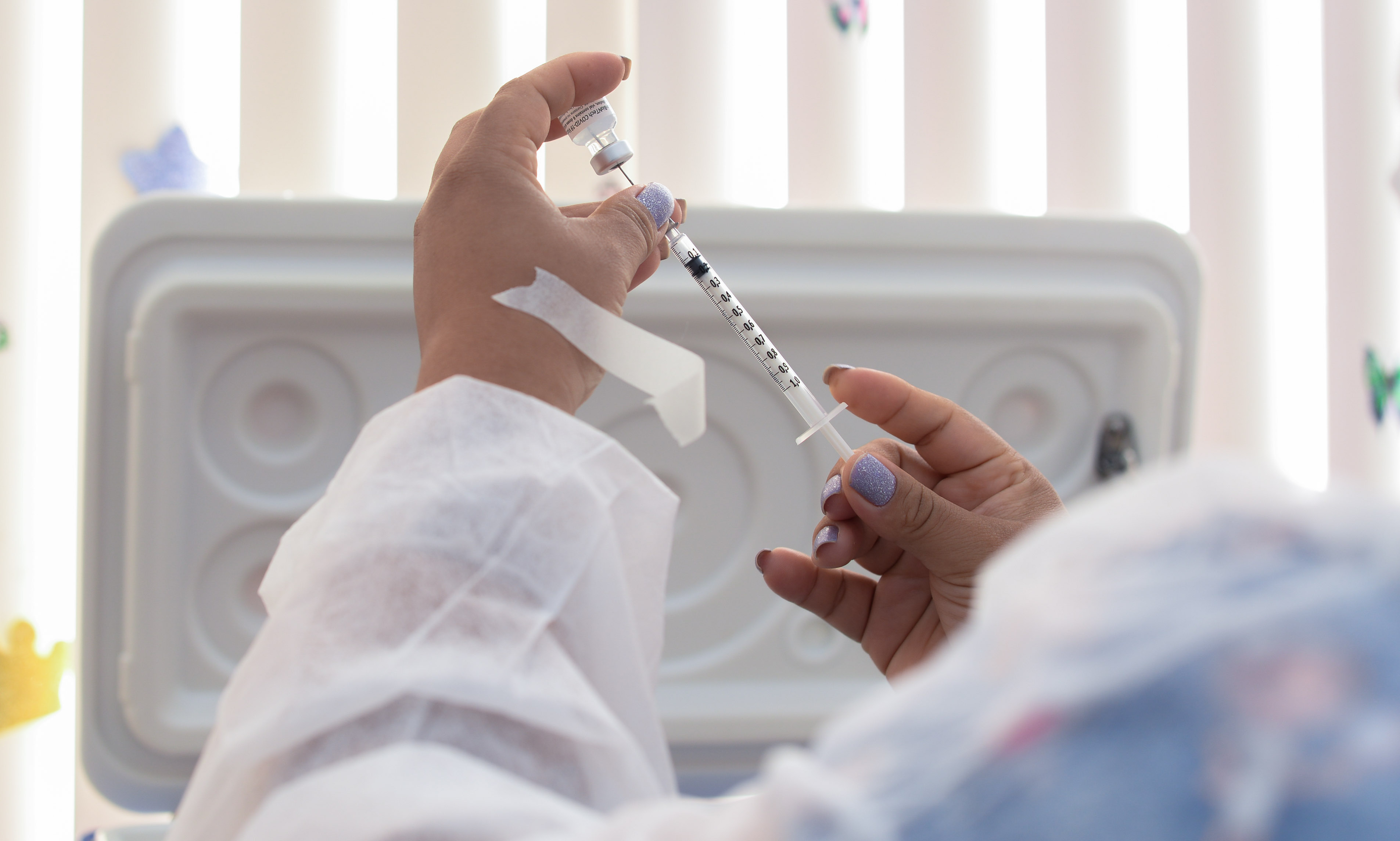 Vacinação contra covid-19 para público adulto e infantil segue na Capital