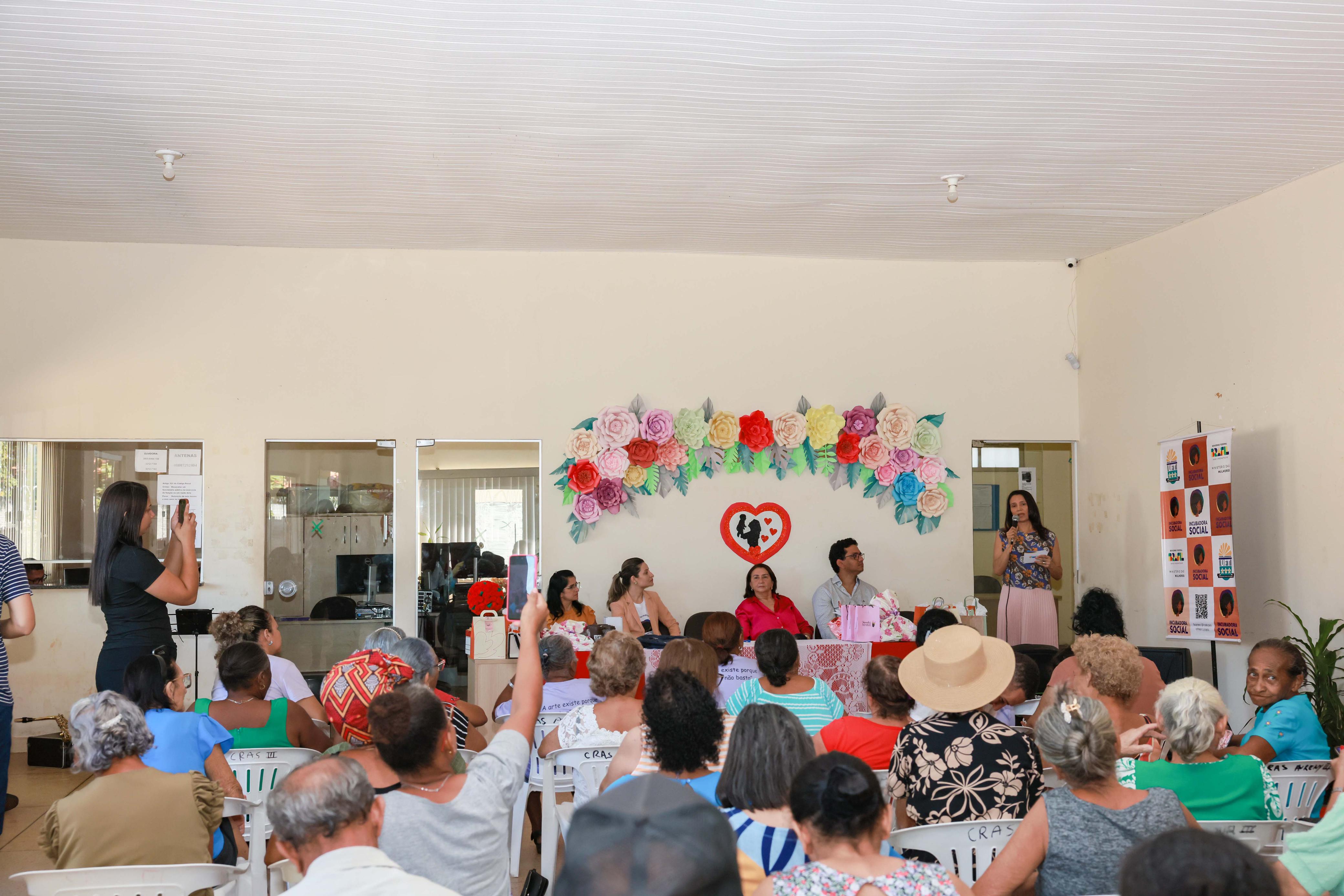 Polyanna Siqueira Campos realiza a abertura das comemorações do Dia das Mães nos Cras