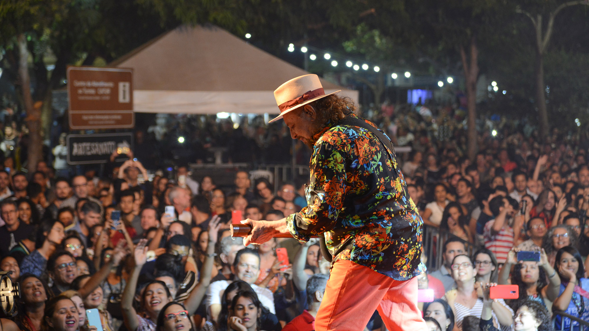 Show de Geraldo Azevedo emociona palmenses no 13º Festival Gastronômico de Taquaruçu
