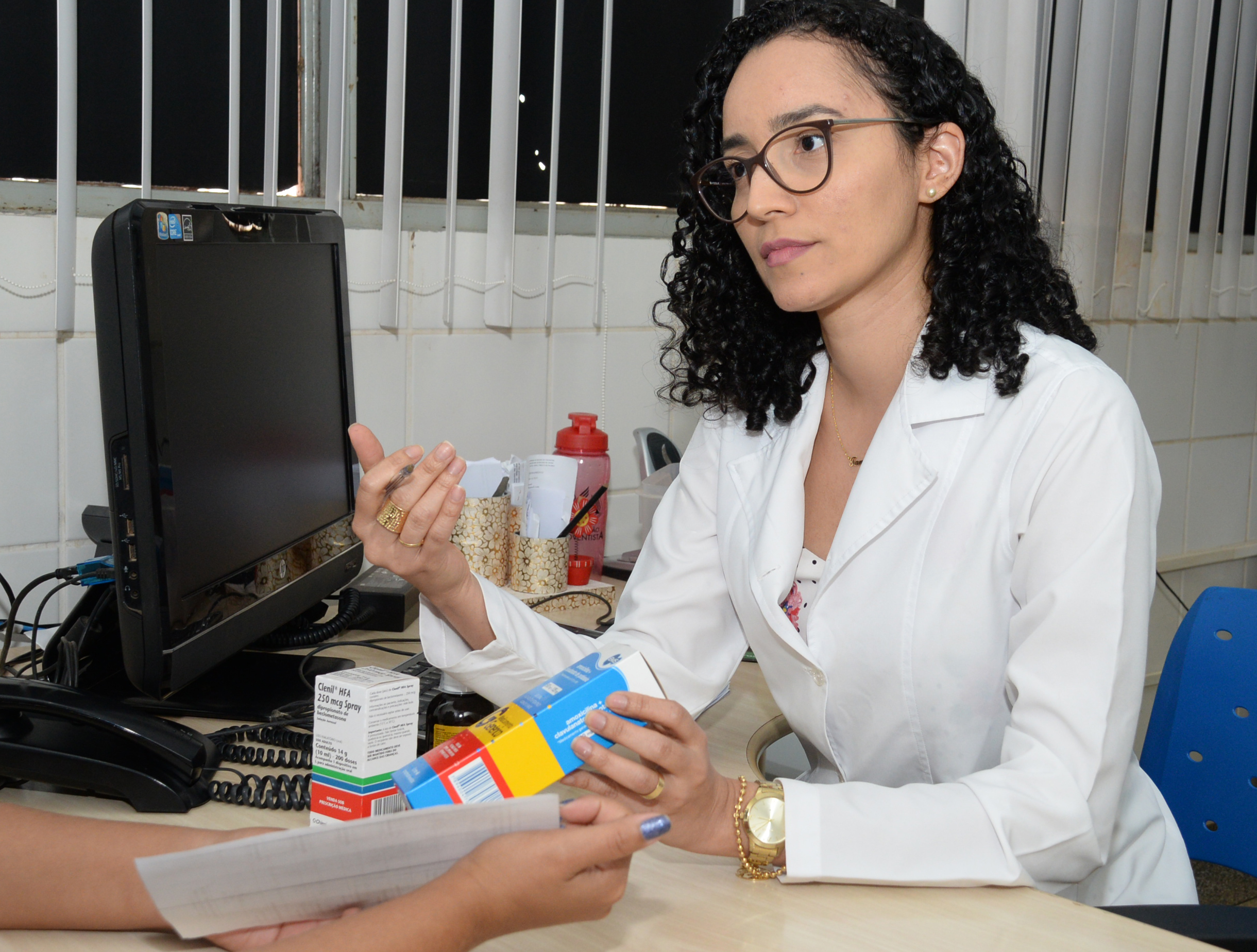 Farmacêuticos recebem curso sobre atendimento clínico e prescrição de medicamentos