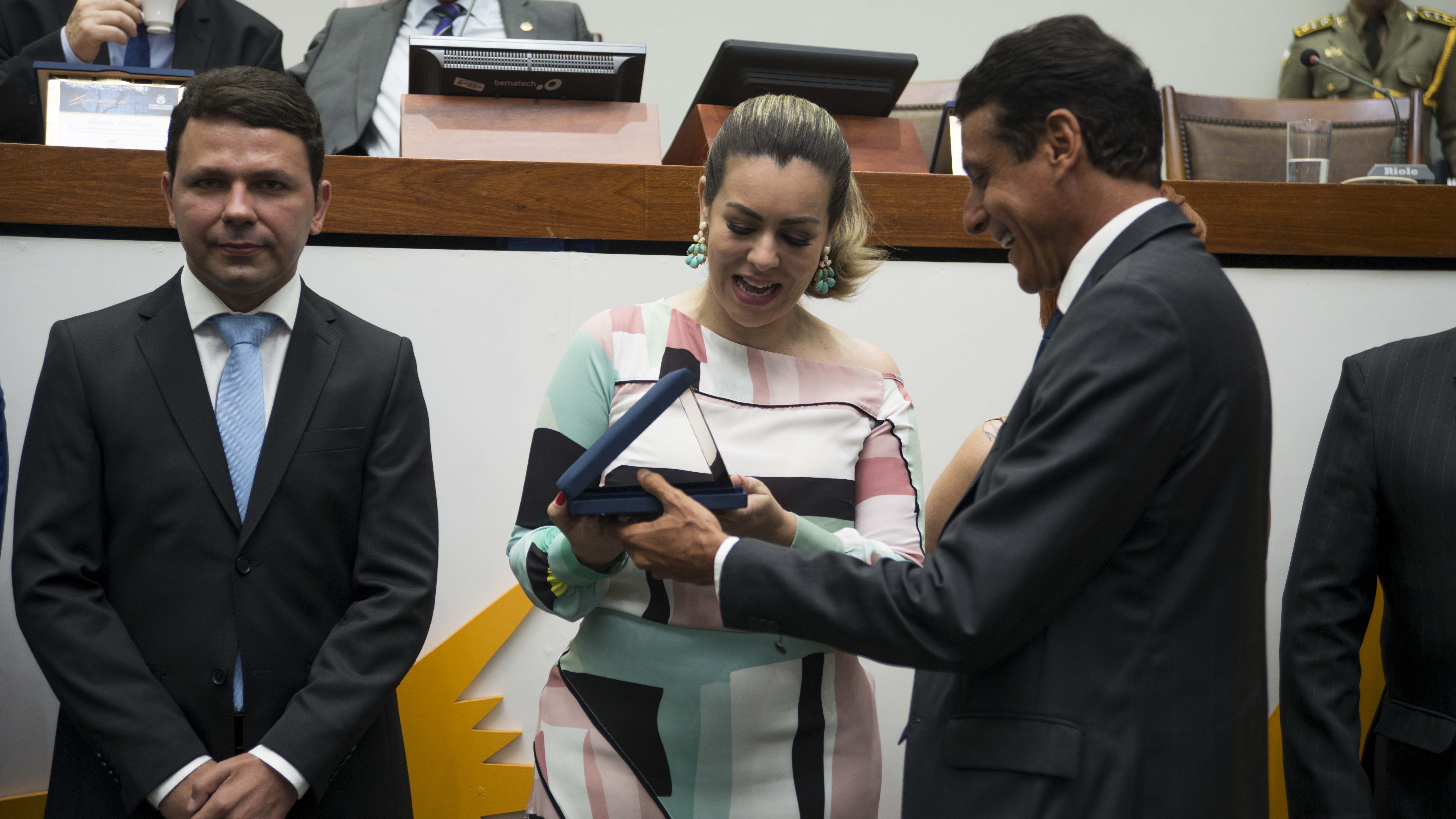 Na Assembleia, prefeita Cinthia Ribeiro ressalta avanços, obras e pede união por regularização e recursos a Palmas