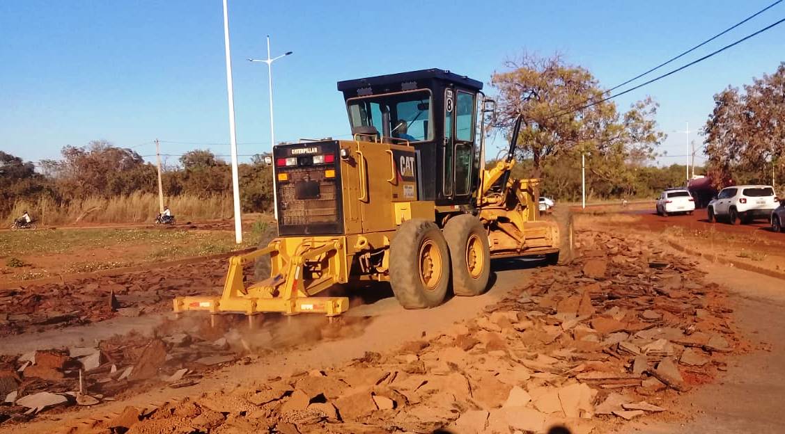 Prefeitura de Palmas realiza recapeamento asfáltico em várias quadras da Capital