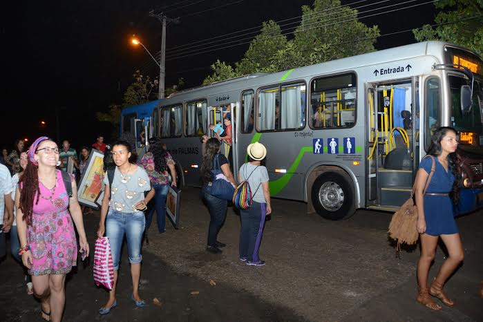 Com comodidade, motoristas deixam carros no Ginásio Ayrton Senna e seguem de coletivo para o FGT