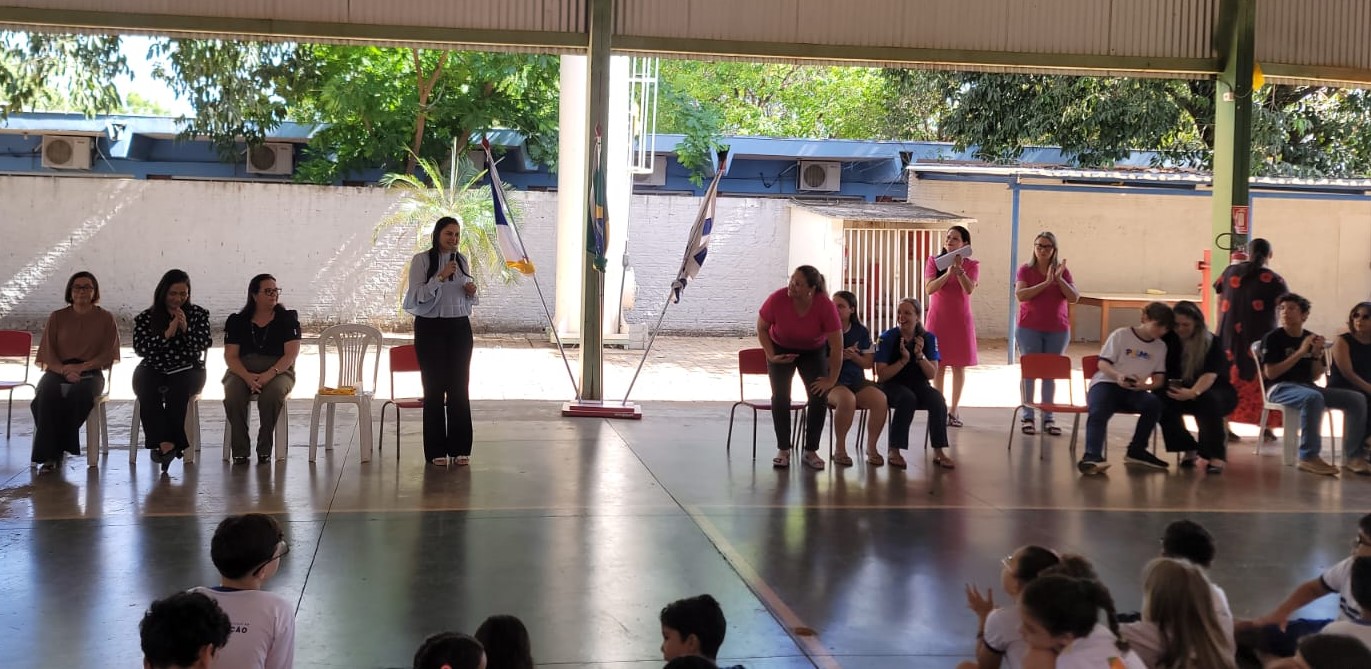 Secretária Anice Moura parabenizou os estudantes, professores e toda a equipe diretiva pelos excelentes resultados