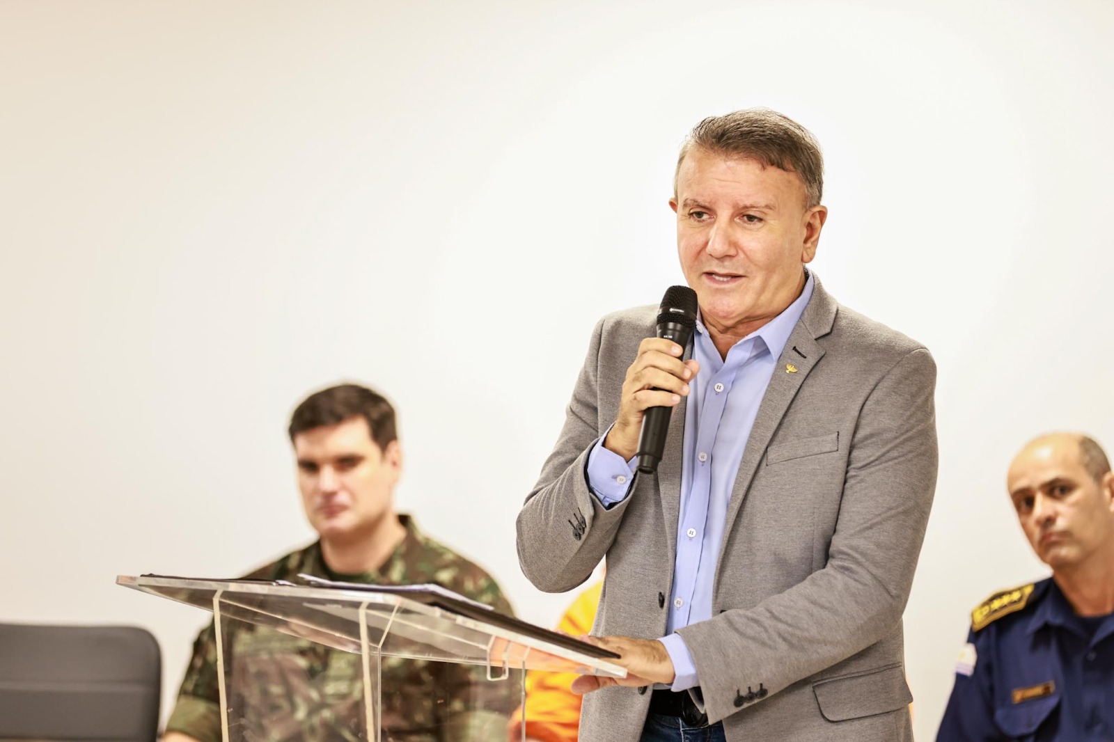Prefeito Eduardo Siqueira Campos reforça convite aos representantes das intuições de segurança para ampliar a parceria e contemplar outras escolas. Foto: Regiane Alves