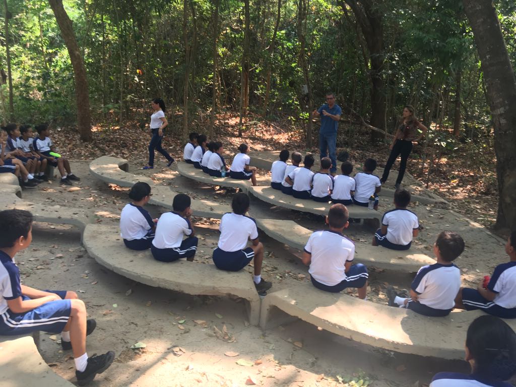 Alunos da ETI Almirante Tamandaré conhecem o Viveiro Educador