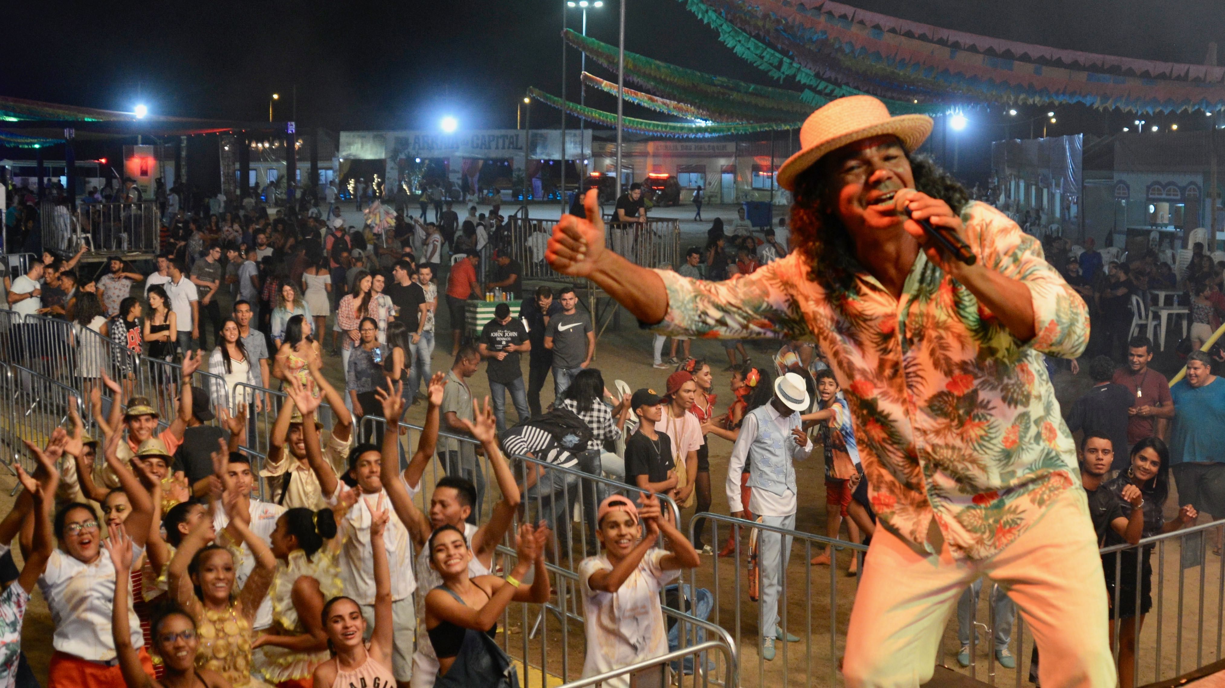 Música regional embalou palmenses que foram ao Arraiá da Capital nesta quinta-feira, 20; a atração desta sexta, 21, é a banda Companhia do Calypso
