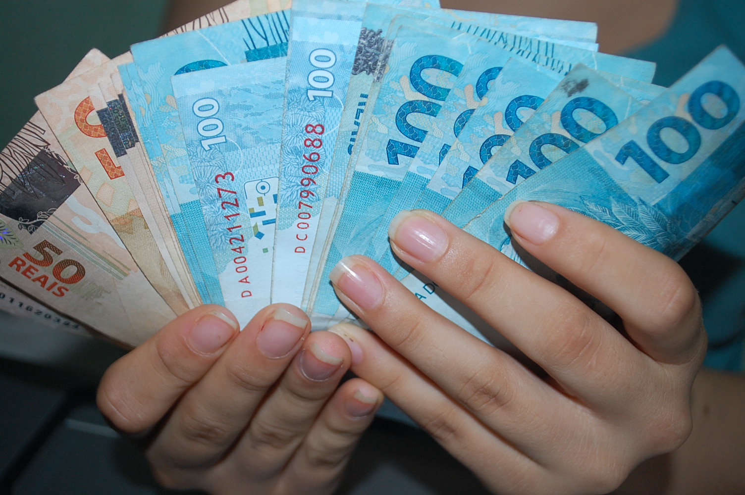 Mais uma vez servidores municipais receberão salários antecipados; pagamento estará disponível nesta quarta, 28