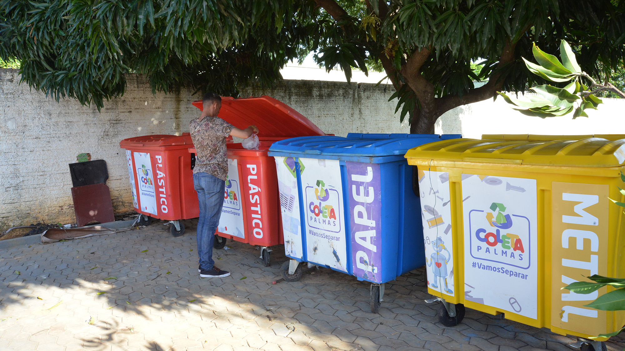 Ponto de coleta seletiva de lixo é instalado na Escola Monteiro Lobato
