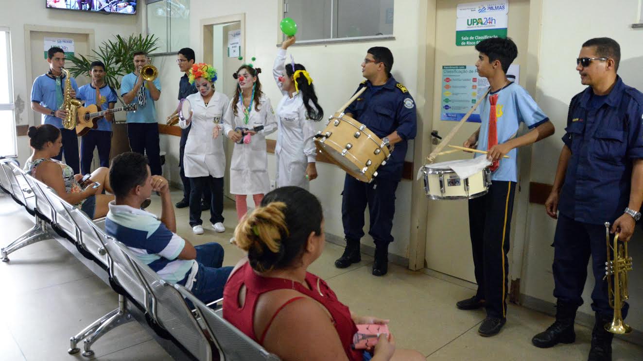 No dia do musicoterapeuta, Guardiões da Alegria se apresentam no Centro de Saúde da Comunidade da Arse 75