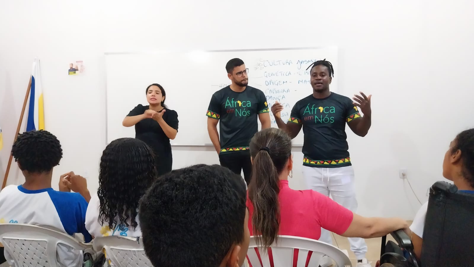 Arte-educador Aires Panda (à dir) é parceiro da Seirdh no desenvolvimento de projeto