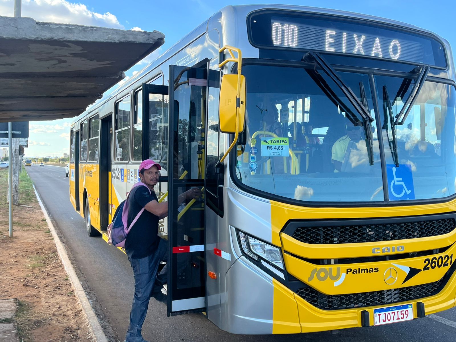 Elias usa o transporte público todos os dias e diz que acabou a lotação