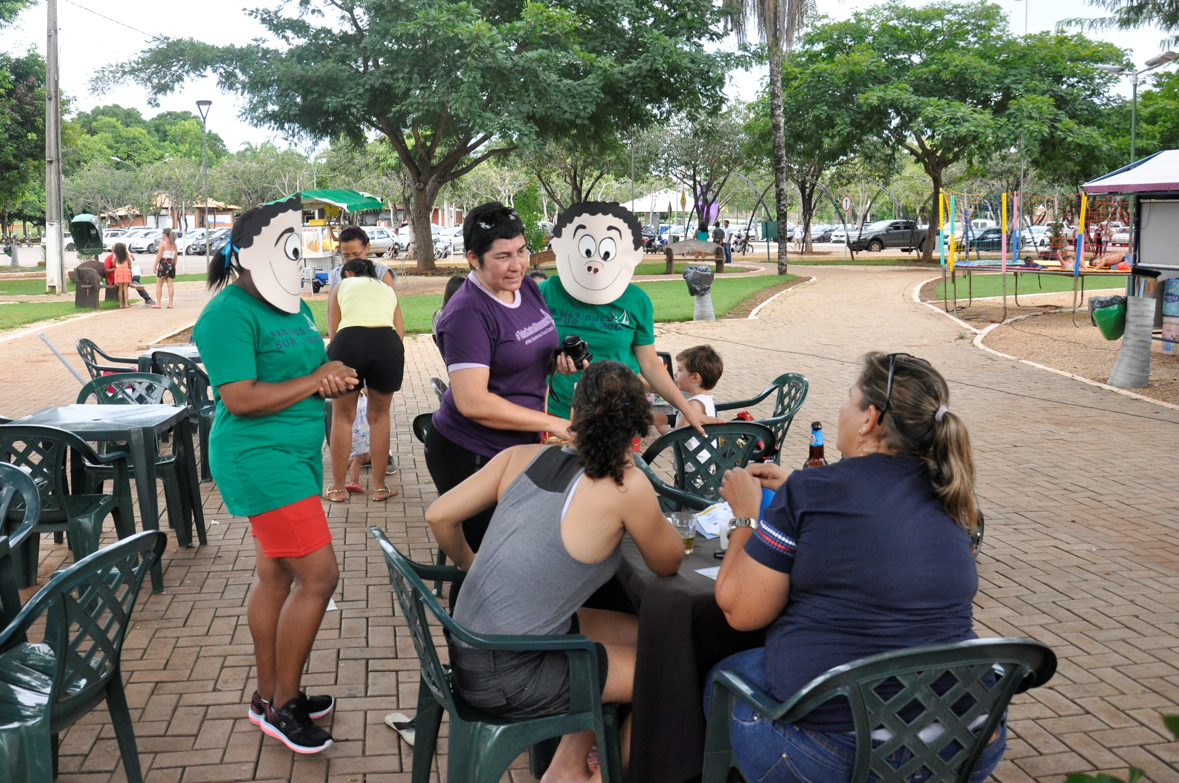 Semus e parceiros levam informação sobre hanseníase aos frequentadores do Parque Cesamar