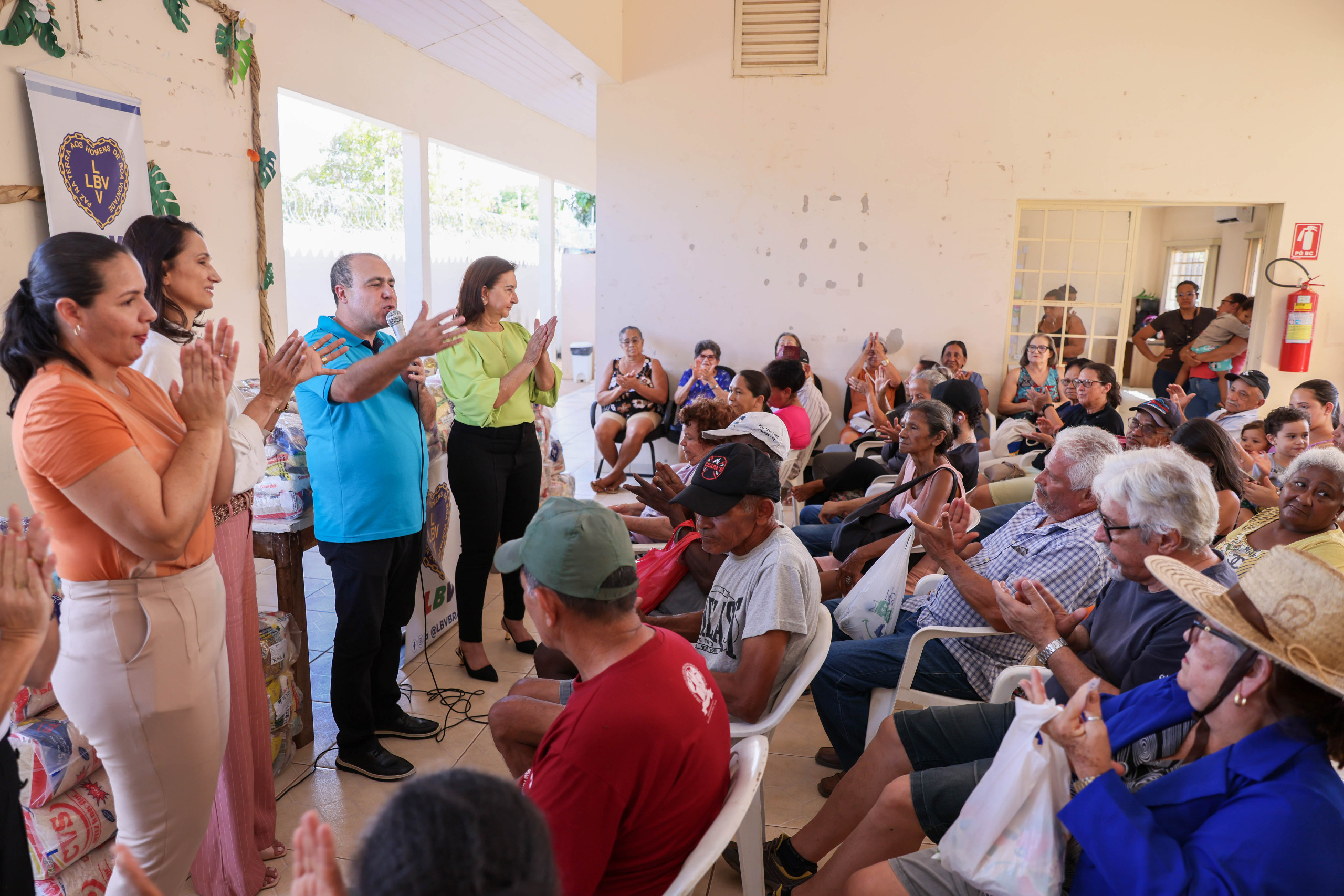 A ação de entrega de cestas básicas foi realizada nesta quarta-feira,30 , nos Cras Kanela e Krahô  Foto: Lia Mara