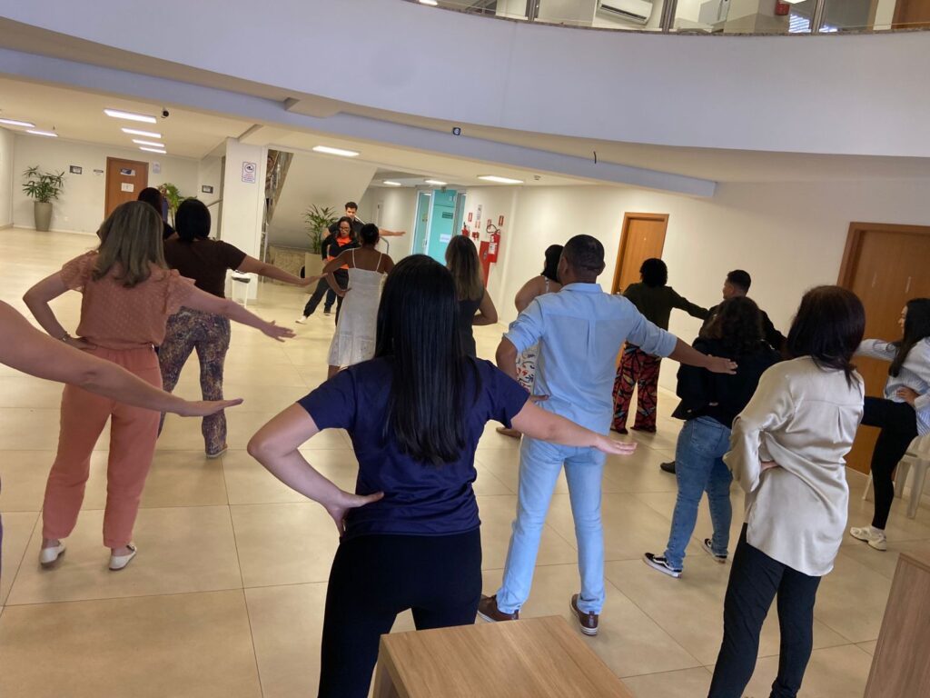 Servidores da Educação de Palmas começam o expediente com ginástica laboral
