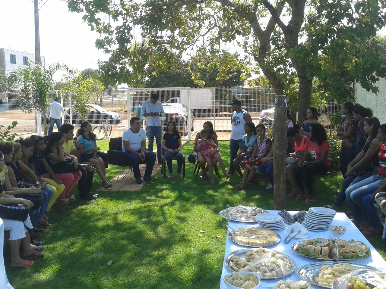 Prefeito recebe jovens do Taquari para discutir demandas