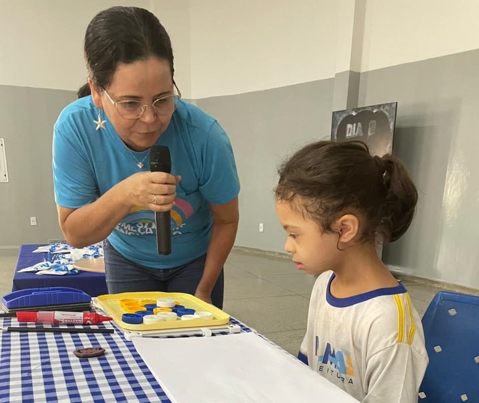 Durante a competição, os estudantes participaram de jogos educativos, atividades lúdicas e desafios matemáticos adaptados - Divulgação
