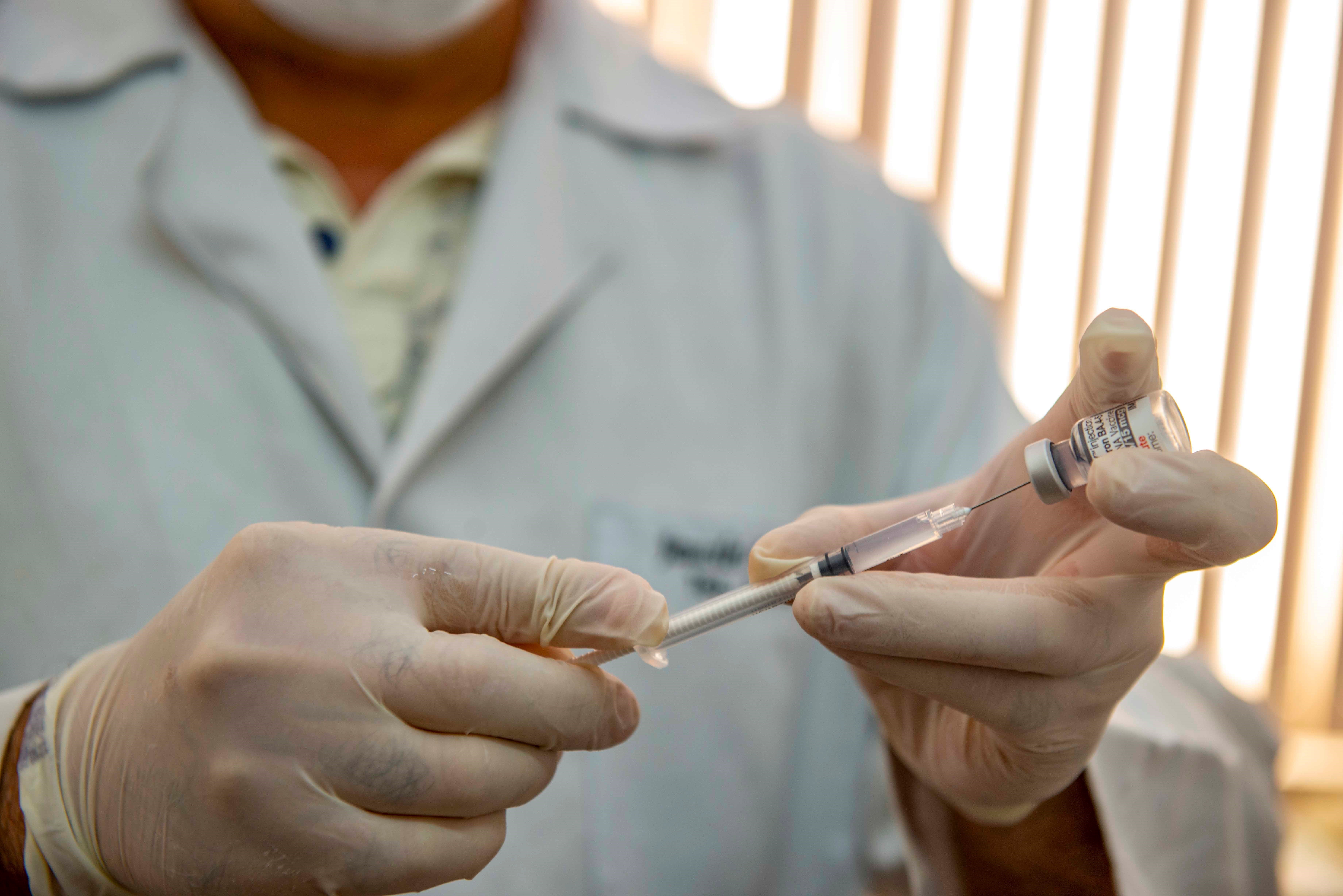 Saúde de Palmas começa aplicação da segunda dose de reforço da vacina bivalente em idosos e imunocomprometidos