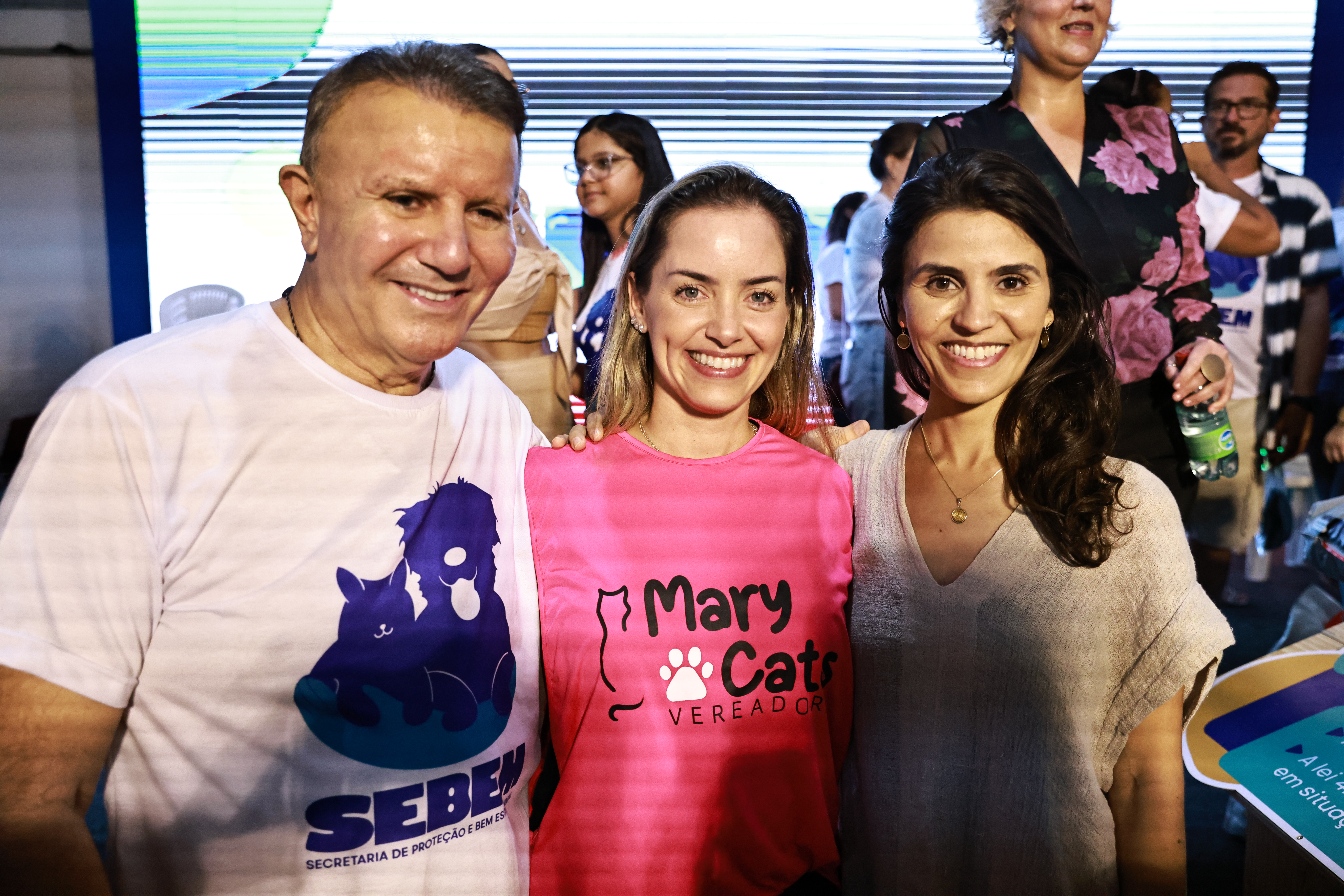 Prefeito Eduardo Siqueira Campos, vereadora Mary Cats e secretária Gabriela Siqueira Campos durante evento da SEBEM em Palmas.