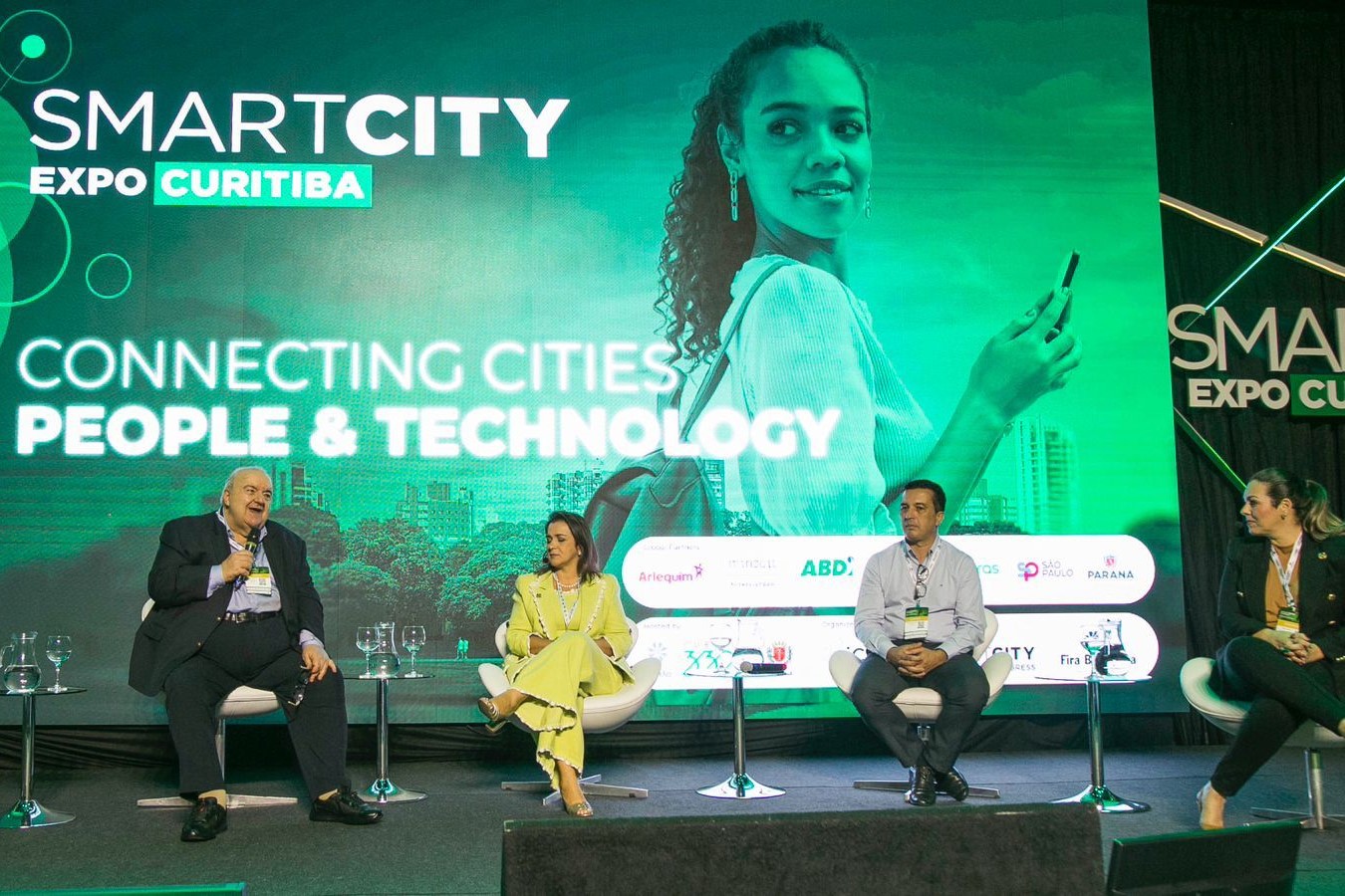 No sul do País, prefeita Cinthia Ribeiro participa da Smart City Expo Curitiba