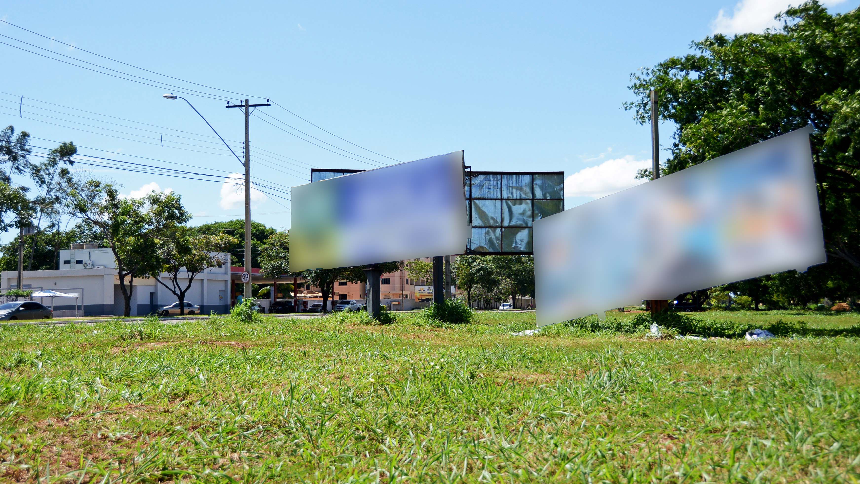 Município emite notificação coletiva para retirada de outdoors irregulares