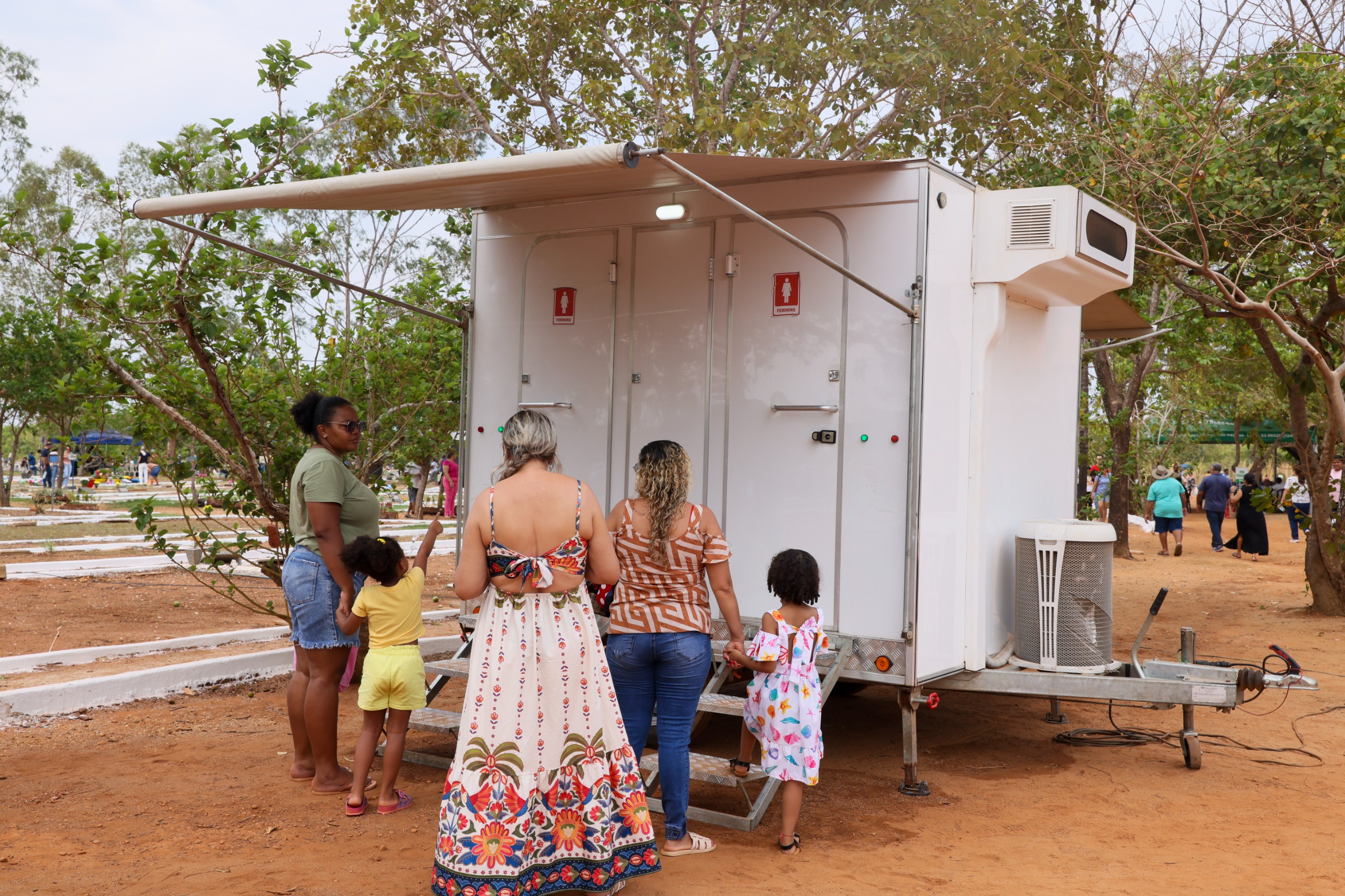 Para o conforto dos visitantes, a Prefeitura de Palmas instalou sanitários climatizados