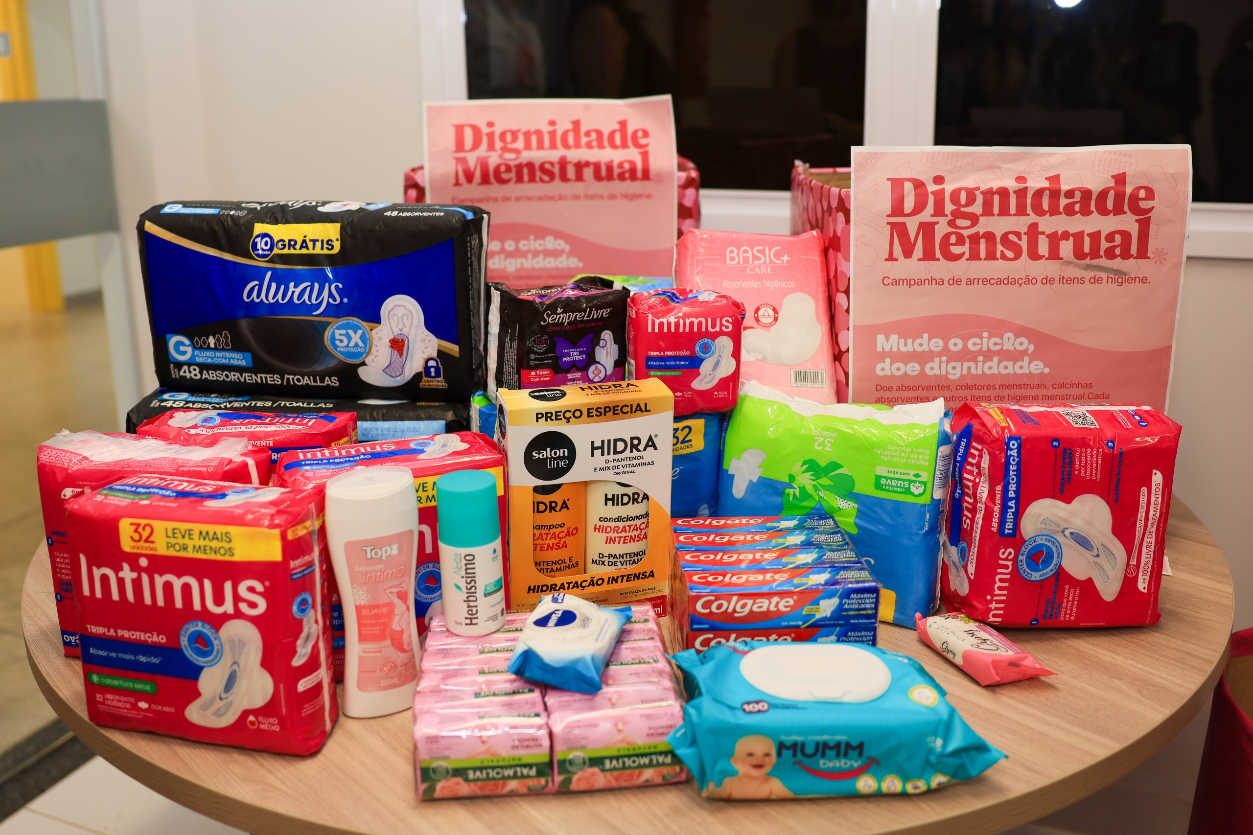 Campanha “Dignidade Menstrual” arrecada mais de 3 mil itens e beneficia mulheres atendidas pela Casa da Mulher Brasileira