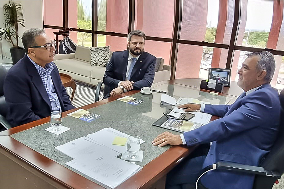 Presidente da Agtur visita Assembleia Legislativa e fala sobre eventos da Prefeitura de Palmas