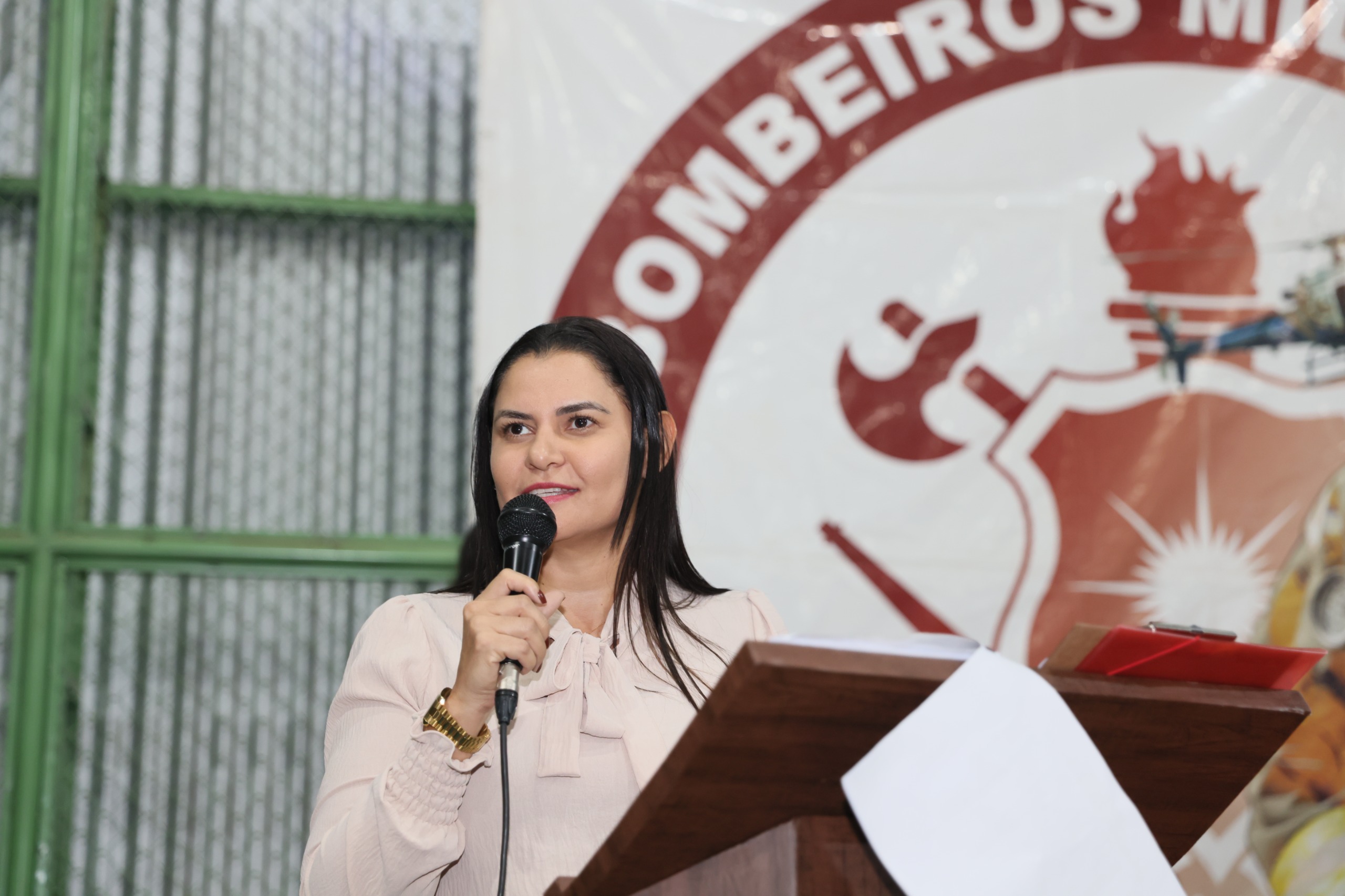 A secretária Anice Moura parabenizou os formandos e também expressou confiança no futuro dos jovens